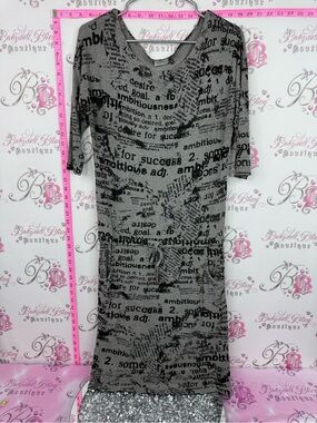 NUMOCO dress Gray Text-Print Scoop Neck Midi Dress